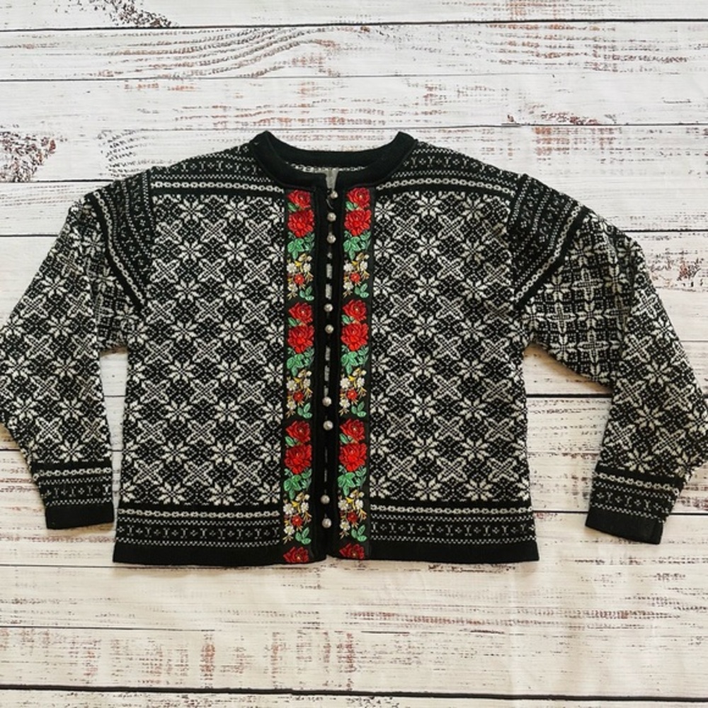 Womens wool sweater! Size Medium
